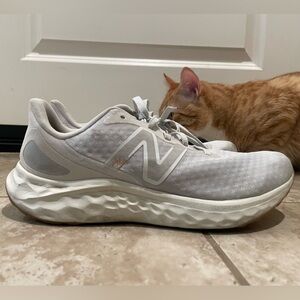 New Balance Grey Arishi V4 (Women's Size 8.5)